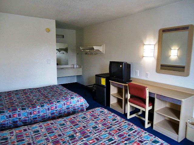 Motel 6-Warren, Mi - Detroit East Room photo